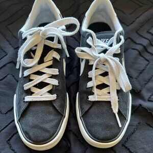 Nike Canvas Sneakers